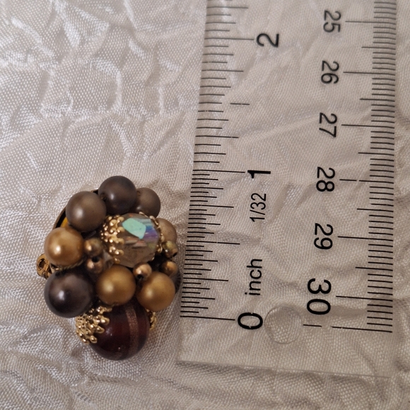 Vtg Cluster Beaded Clip-on Earrings Brown Tan Faux Pearl AB Crystal Glass Japan - Picture 7 of 8